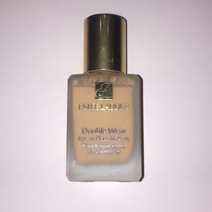 Estée Lauder double wear foundation